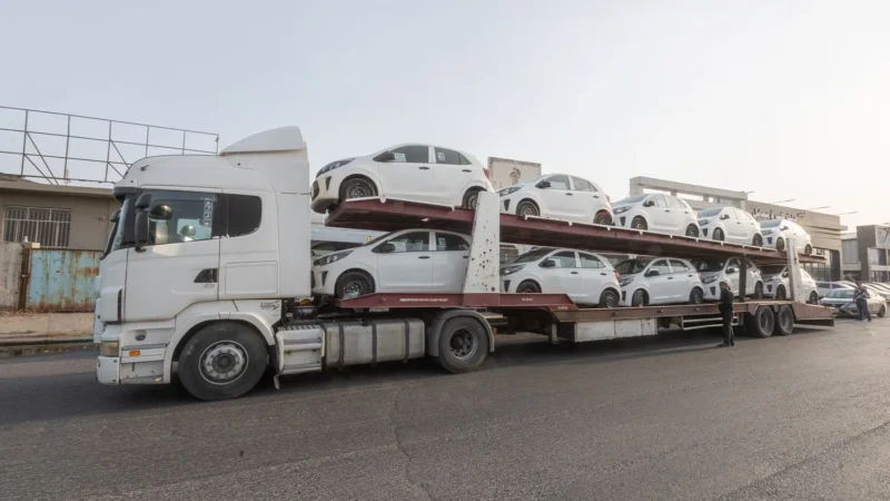 التجارة تكشف خطتها الجديدة لتنظيم استيراد السيارات: مواصفات محددة ورسوم للحد من الاستهلاك