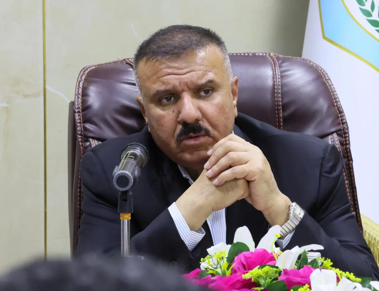 وزير الداخلية من البصرة يوجّه بتطبيق خطة الأمن المناطقي وحماية المنشآت النفطية