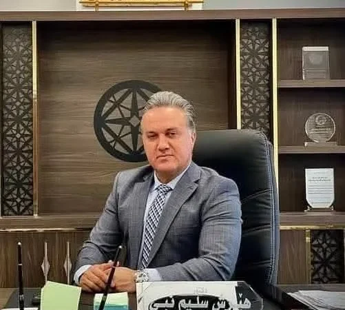 كلب ضال يهاجم مسؤولاً صحياً في السليمانية ويحذر من تهديد المواطنين