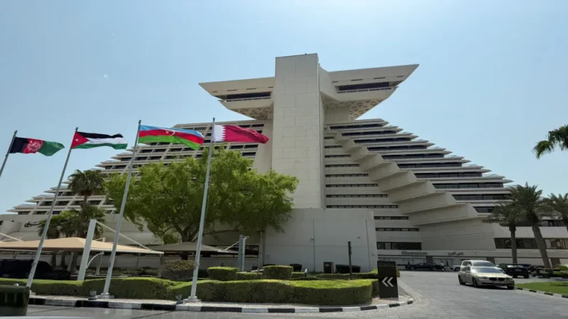 وزراء خارجية الدول العربية والإسلامية يعقدون اجتماعاً مغلقاً في الدوحة