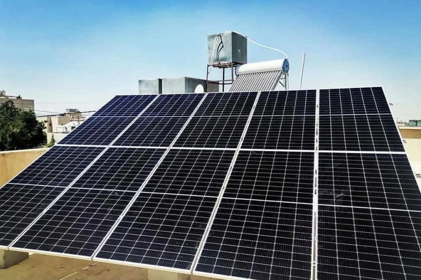 الكهرباء: إقبال المواطنين على الطاقة الشمسية لتغطية حاجة المنازل