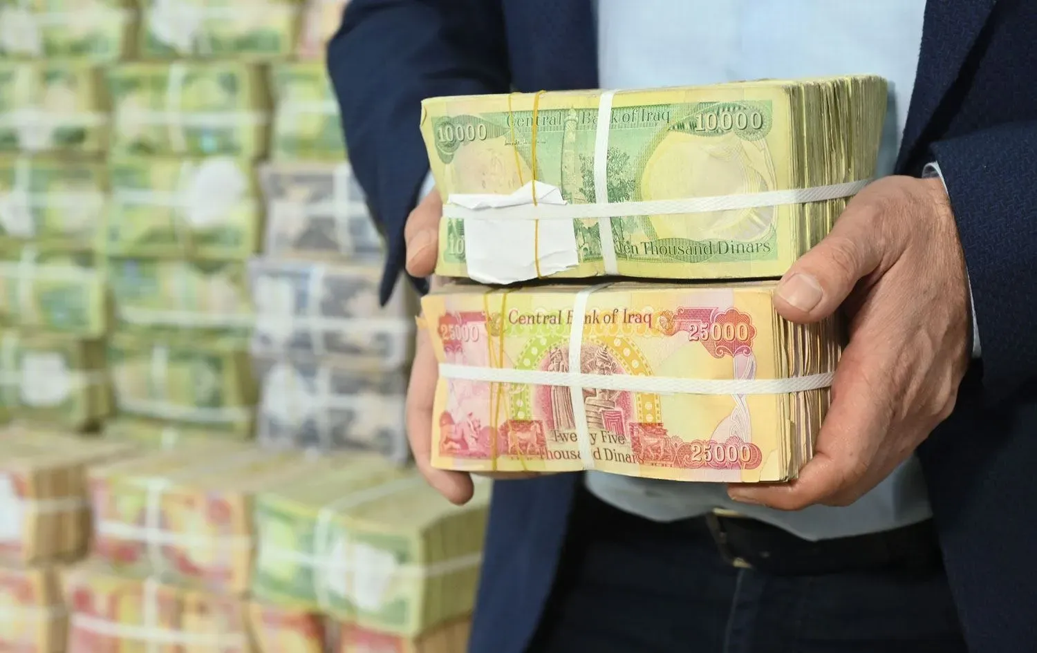 التقاعد: رواتب المتقاعدين مؤمنة بالكامل وصندوق التقاعد مستمر ولم يُلغَ