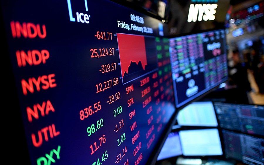 📉 الأسواق العالمية تهتز: خفض الفائدة الأمريكية وتأثيراته