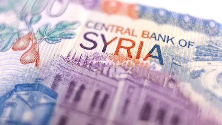 سوريا تعلن عن عملة جديدة بست فئات خالية من الصور والرموز