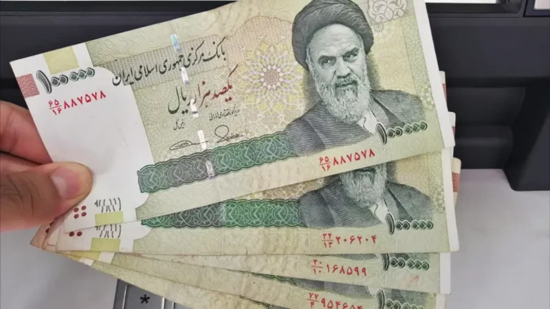 إيران تحذف أربعة أصفار من عملتها بعد انهيار قياسي