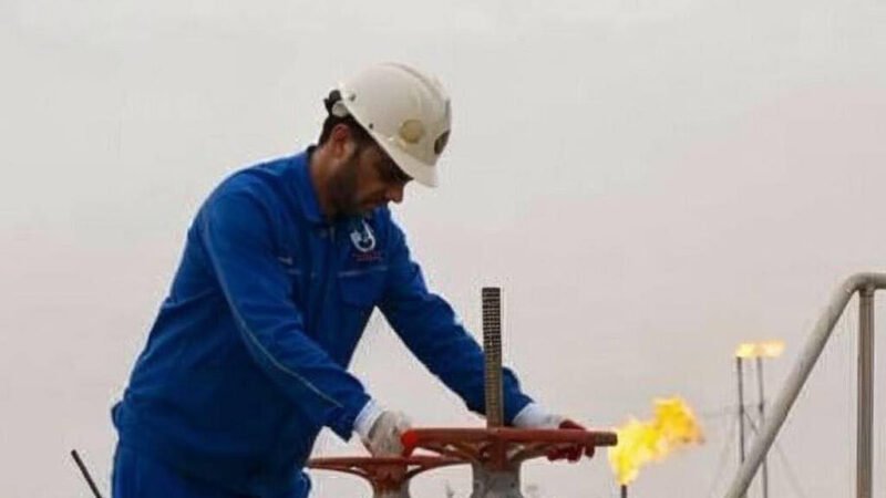 لجنة النفط والغاز تؤكد أن جميع حقول النفط في العراق ستبدأ بإنتاج الغاز