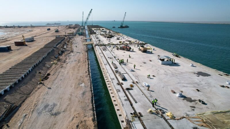 محمد النجار: طريق التنمية سيوفر 1.6 مليون فرصة عمل 