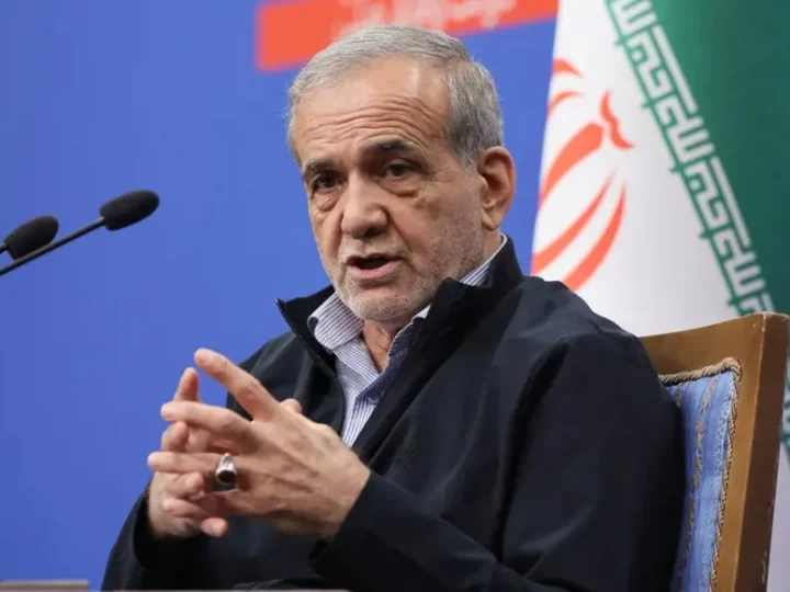 الرئيس الإيراني يقترح عملة إقليمية موحدة لتعزيز التجارة بين دول المنطقة