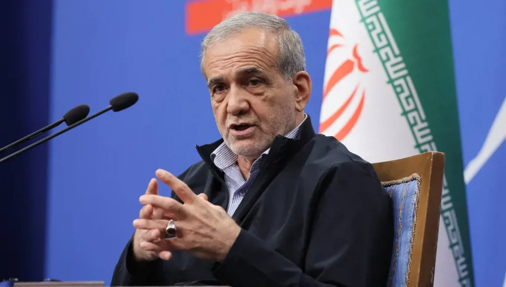 الرئيس الإيراني يقترح عملة إقليمية موحدة لتعزيز التجارة بين دول المنطقة