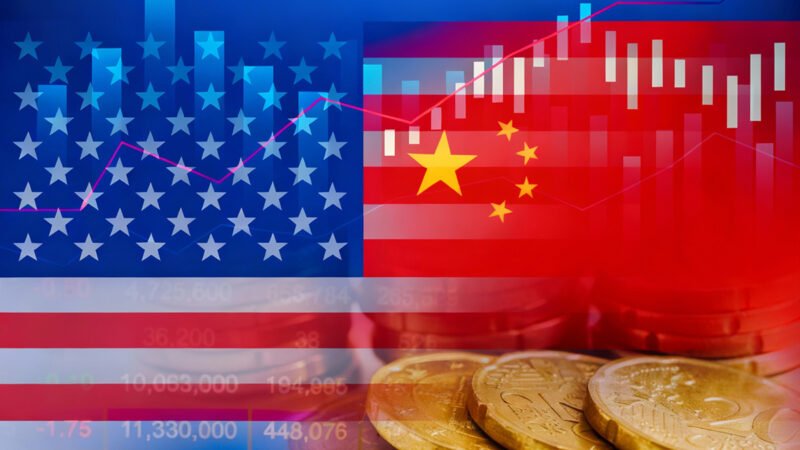 تراجع جماعي في أسواق العملات المشفّرة مع تصاعد التوترات التجارية بين واشنطن وبكين