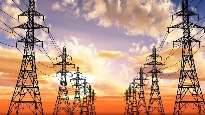 الكهرباء: مشاريع طاقة شمسية في تسع محافظات وخطة للوصول إلى 12 ألف ميغاواط