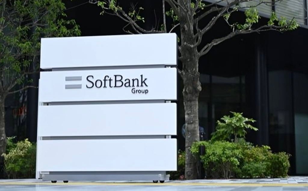 32 مليار دولار تتبخر من قيمة “سوفت بنك” مع تراجع أسهم الذكاء الاصطناعي