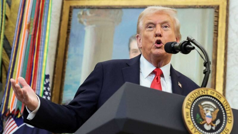 ترامب يحذر من “آثار مدمرة” على الاقتصاد الأميركي إذا أبطلت المحكمة العليا الرسوم الجمركية السابقة