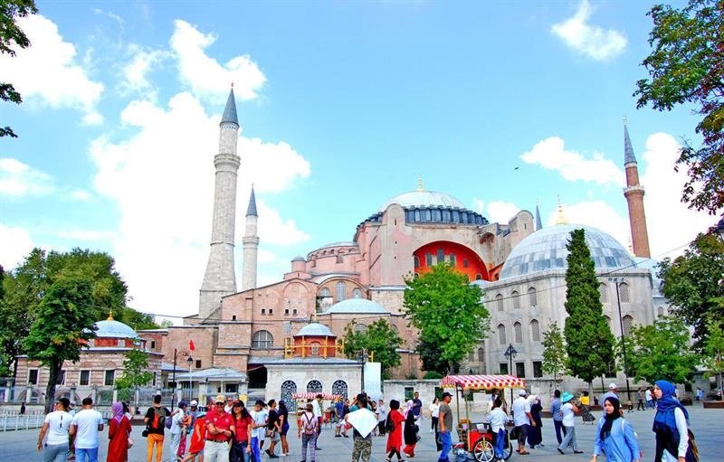 العراق يتصدر الدول العربية في أعداد السياح الوافدين إلى تركيا خلال أيلول الماضي