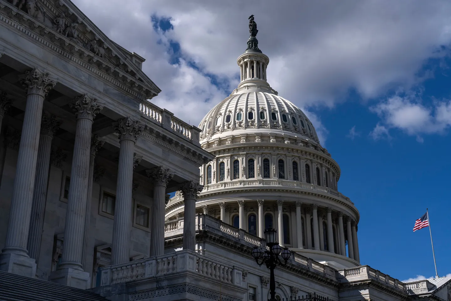 الكونغرس الأميركي يصوّت على إنهاء أطول إغلاق حكومي في تاريخ الولايات المتحدة