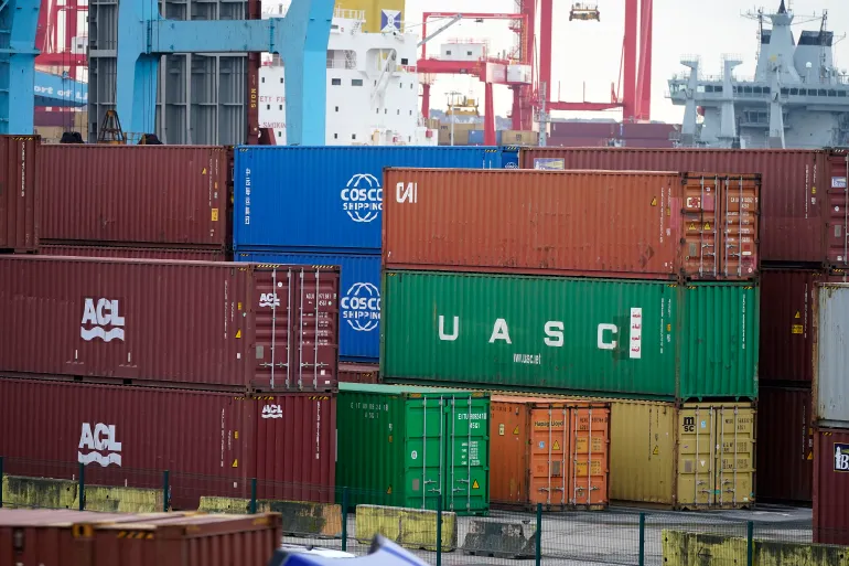 الاتحاد الأوروبي يتحرك للحد من تدفق البضائع الصينية الرخيصة إلى أسواقه