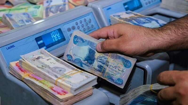 وزارة المالية تطلق تمويلات رواتب الموظفين لشهر تشرين الثاني