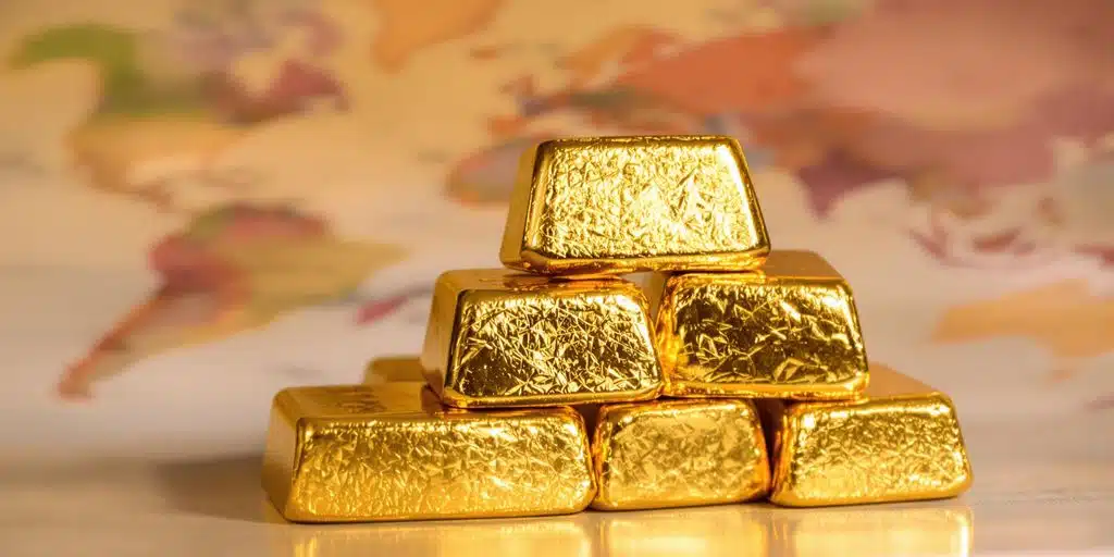 الذهب يسجل مستوى قياسياً جديداً متخطياً 4400 دولار للأونصة.