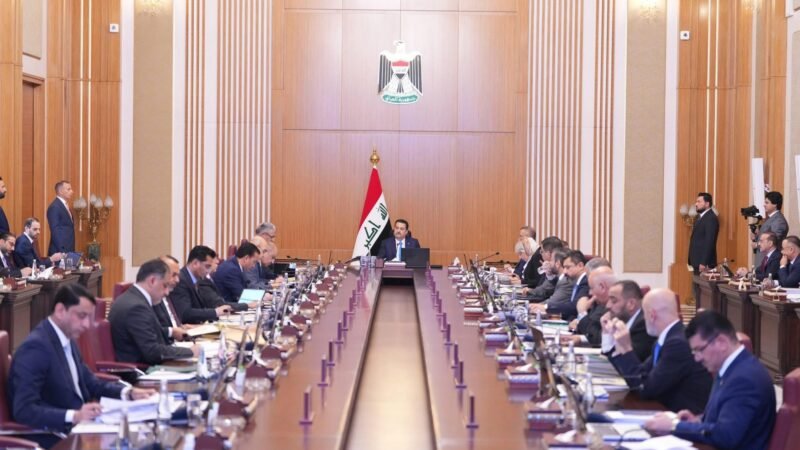 مجلس الوزراء يقرر منح العاطلين قروضاً لشراء سيارات نقل ركاب حديثة