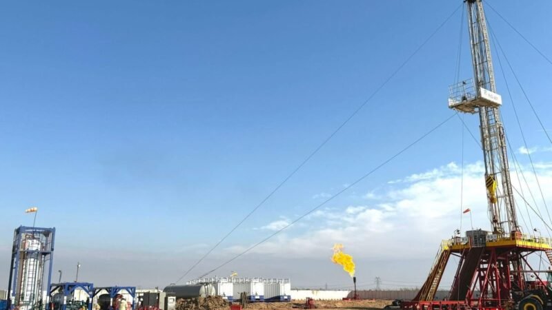 النفط: الطاقة الإنتاجية لحقل شرق بغداد – الراشدية تبلغ نحو 8 آلاف برميل يومياً