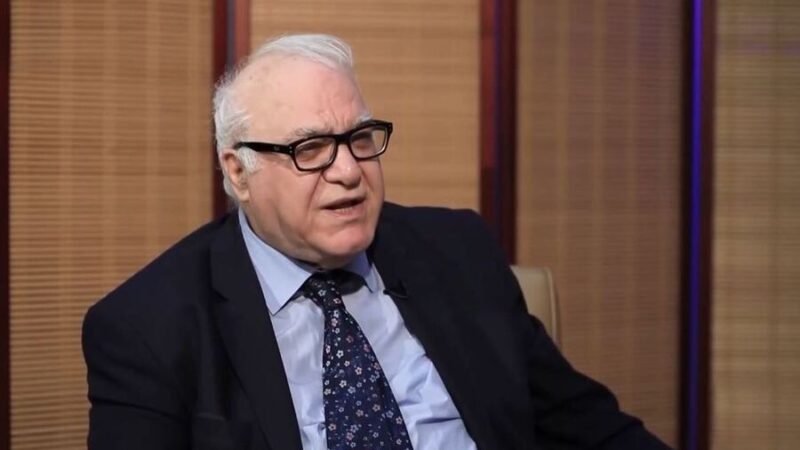 مظهر محمد صالح: المركزي العراقي يرفض خفض قيمة الدينار والسعر الرسمي سيبقى 1320 ديناراً.