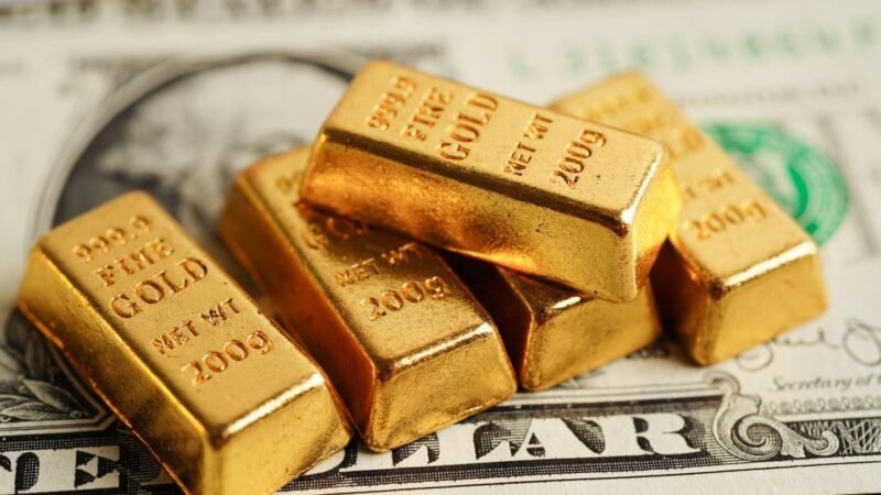 الذهب يقفز إلى قمة تاريخية وسعر الأونصة يتخطى 5240 دولاراً.