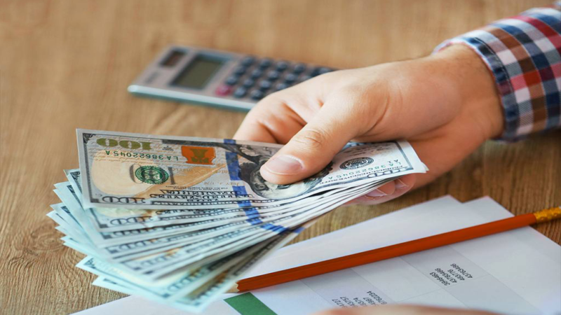 بيانات 2026 تكشف تفاوتاً واسعاً في متوسط الرواتب الشهرية بين الدول العربية.