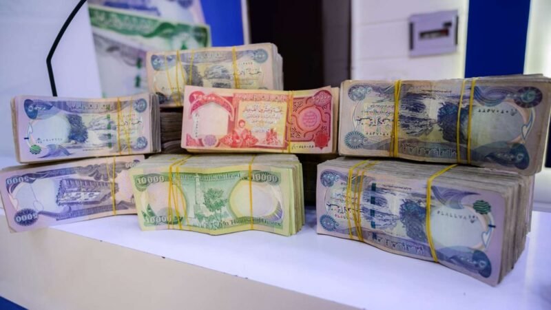 مظهر محمد صالح: الرواتب الشهرية للموظفين والمتقاعدين والرعاية تبلغ 8 تريليونات دينار.