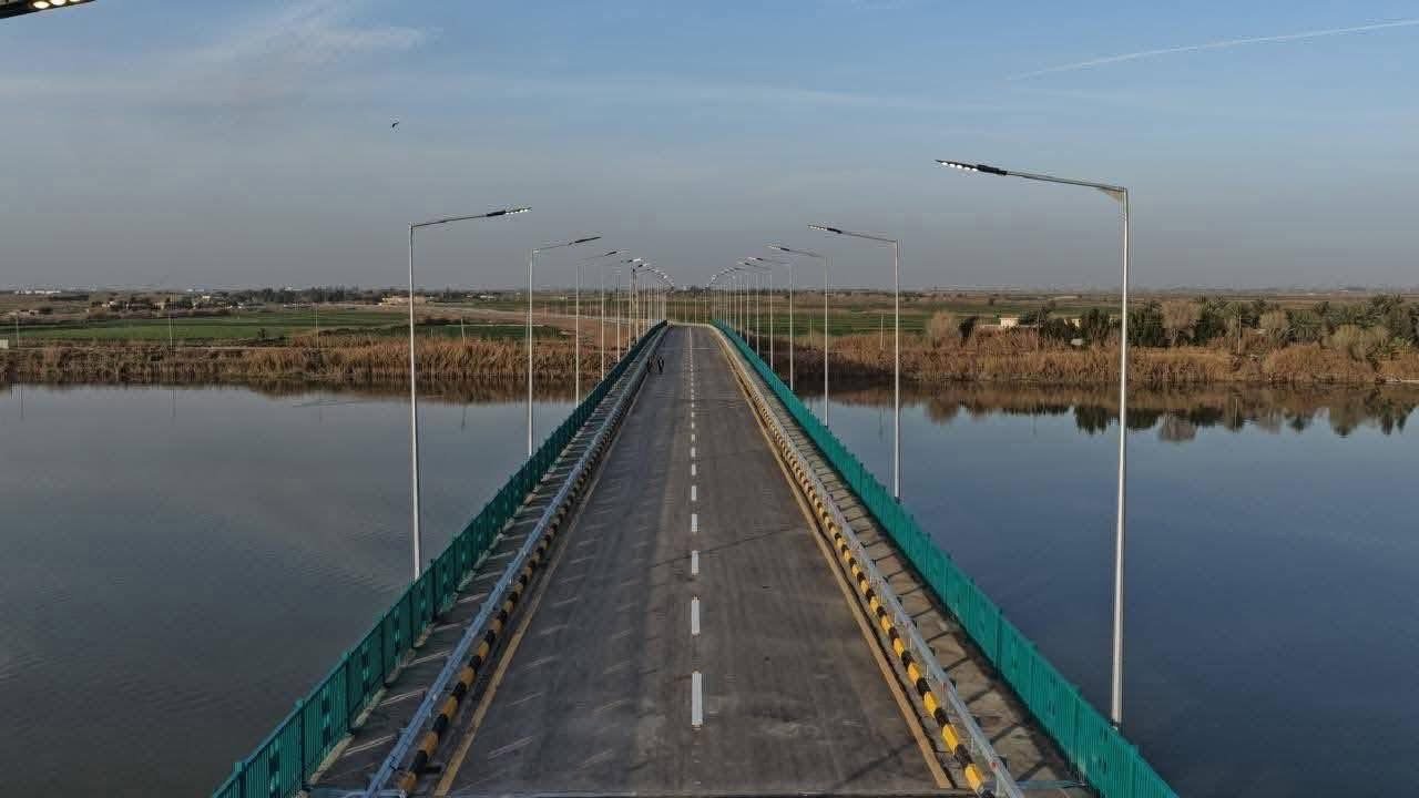 افتتاح مشروع جسر الأحرار الكونكريتي في محافظة واسط.