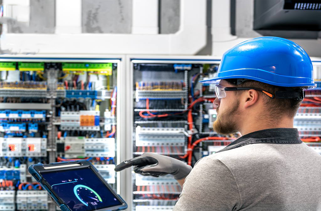 وزارة الكهرباء: العدادات الذكية تقرأ الاستهلاك بدقة عالية وستُنصّب مجاناً للمواطنين.