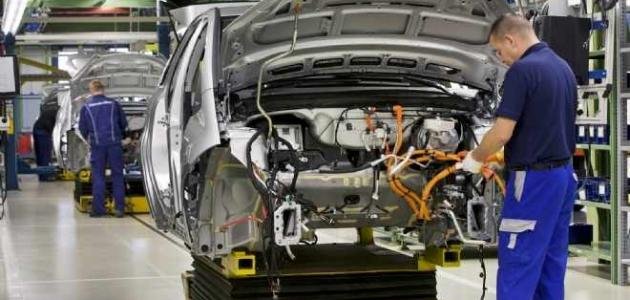 الشركة العامة لصناعة السيارات توقّع شراكة إماراتية لتأسيس منظومة صناعية متكاملة.