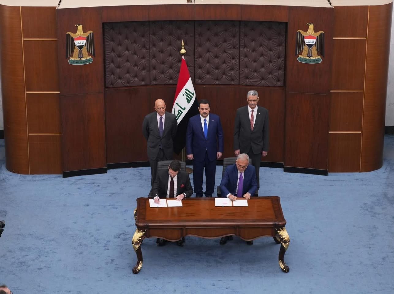 السوداني يرعى توقيع اتفاقيات نفطية مع شركات أميركية بحضور مبعوث رئاسي.